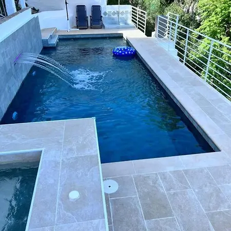 公寓 D With Heated Swimming Pool, Jacuzzi, Waterfall, Heating Is Extra