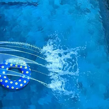公寓 D With Heated Swimming Pool, Jacuzzi, Waterfall, Heating Is Extra *