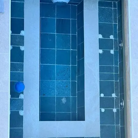 D With Heated Swimming Pool, Jacuzzi, Waterfall, Heating Is Extra * 贝纳尔马德纳